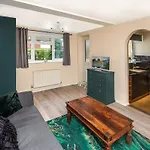 Stylish In Salford With Free Parking * Манчестер