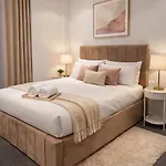High-end Modern Two-bedroom Lejlighed