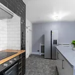 Apartmán Mauldeth Road Full House Manchester