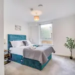 422 Manchester
