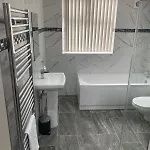 Appartamento Spacious Apartment, Steps Away From Heaton Park *