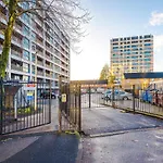 1br By Kammili - Near Centre, Universities & Hospital Apartmán