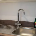 Bright 1 Bed In W Balcony