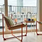 Boutique Centre Apartment, Balcony, Parking Appartement