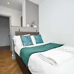 Convenient 2bed Flat W Security Apartmán *