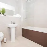 شقة Luxury Condo-terrace - Gym - Parking - *