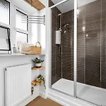 15 Mins To Centre! Sleeps 7, Free Parking, Wi-fi & Garden Apartmán *