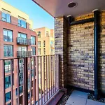 Centre, Comfy 1 Bedroom Apartmán