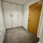 Modern 2-bed For Work Apartmán *