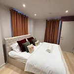 Luxury 2bed Flat Around Victoria St Feriehus