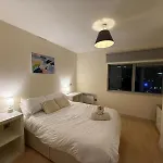 Spacious 2-bed In Centre