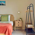 Boutique Centre Apartment, Balcony, Parking Appartement