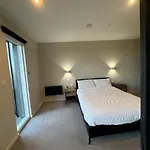 2bed With Balcony & Views Centre Manchester