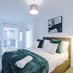 Centre, Comfy 1 Bedroom Mánchester