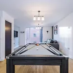 Centre, Central, Pool Table