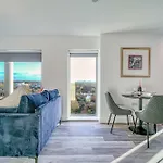 & Town Centre View - Free Parking - 1 Minute To Transport Links - Sleeps 5 Apartamento Manchester