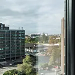 2 Bedroom - Old Trafford - Balcony - Free Parking