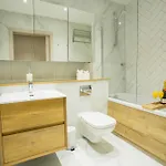 Spacious 3-bed Retreat - Modern & Super Apartmán