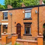 2bdr Droylsden House In With Wparking