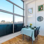 Modern 2br Flat For 4 Full Kitchen شقة