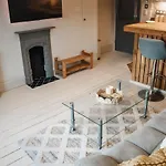 Apartment Chic Loft In Victorian House Manchester
