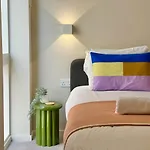 Boutique Centre Apartment, Balcony, Parking