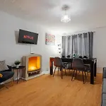 Lavish & Comfy - Contractors And Long - Close To Piccadilly & Etihad - Fast Speed Wifi - Sleep 7 曼彻斯特