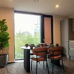Equinox 5 Mins From Victoria Station Apartmán *