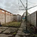 4 Mins From Stadium - Sleeps 7 - Near - Driveway Parking Διαμέρισμα