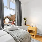 Comfortable 4 Bed - Free Parking & Fast Wifi Appartement Denton (Tameside)