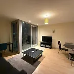 Spacious 2-bed In Centre Manchester