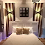 Central Manchester Apartment - Sleeps 4 - Northern Quarter - Walk To Arndale & Ao Arena * Manchester