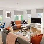 アパート Designer Penthouse In With Parking *