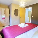 Modern Two-bedroom House Close To Centre Appartement