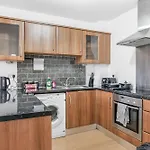 Center Base Spacious With Secure Parking Apartmán *