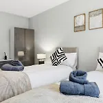 Daire Lux 2bd, Free Parking & Wifi, Near Mcr Center And Media *