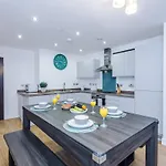 Centre, Central, Pool Table