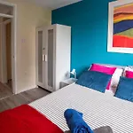 Апартаменты Stylish In Salford With Free Parking Манчестер