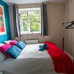 Stylish In Salford With Free Parking *