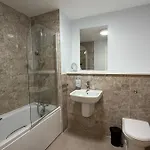 Luxury 5 Bed Centre *