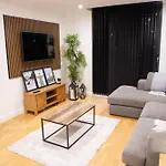 View By Eason Short Lets Apartamento *