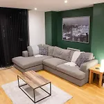 Apartamento View By Eason Short Lets *