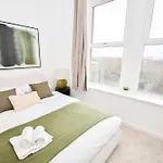 Spacious & Bright 1bed Nr Etihad Stadium Apartmán *