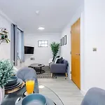 Central, 2 Bedroom, Penthouse Duplex Lägenhet *