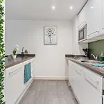 Apartmán 2-bed Apt-sleeps 5-long Stays-oxford St