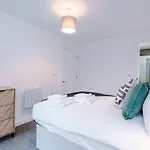 Apartman Modern 2br W Secure Parking Salford Manchester