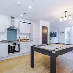 Centre, Central, Pool Table *