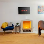 4 Mins From Stadium - Sleeps 7 - Near - Driveway Parking Διαμέρισμα *