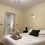 Apartmán Spacious 2-bed In Centre *