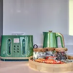 Апартаменты & Town Centre View - Free Parking - 1 Minute To Transport Links - Sleeps 5